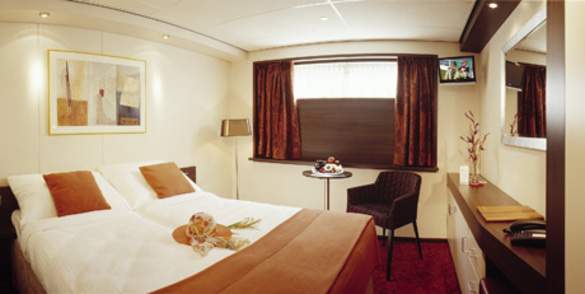 Amadeus - Royal - Accommodation - C4 Stateroom - Photo 1.jpg